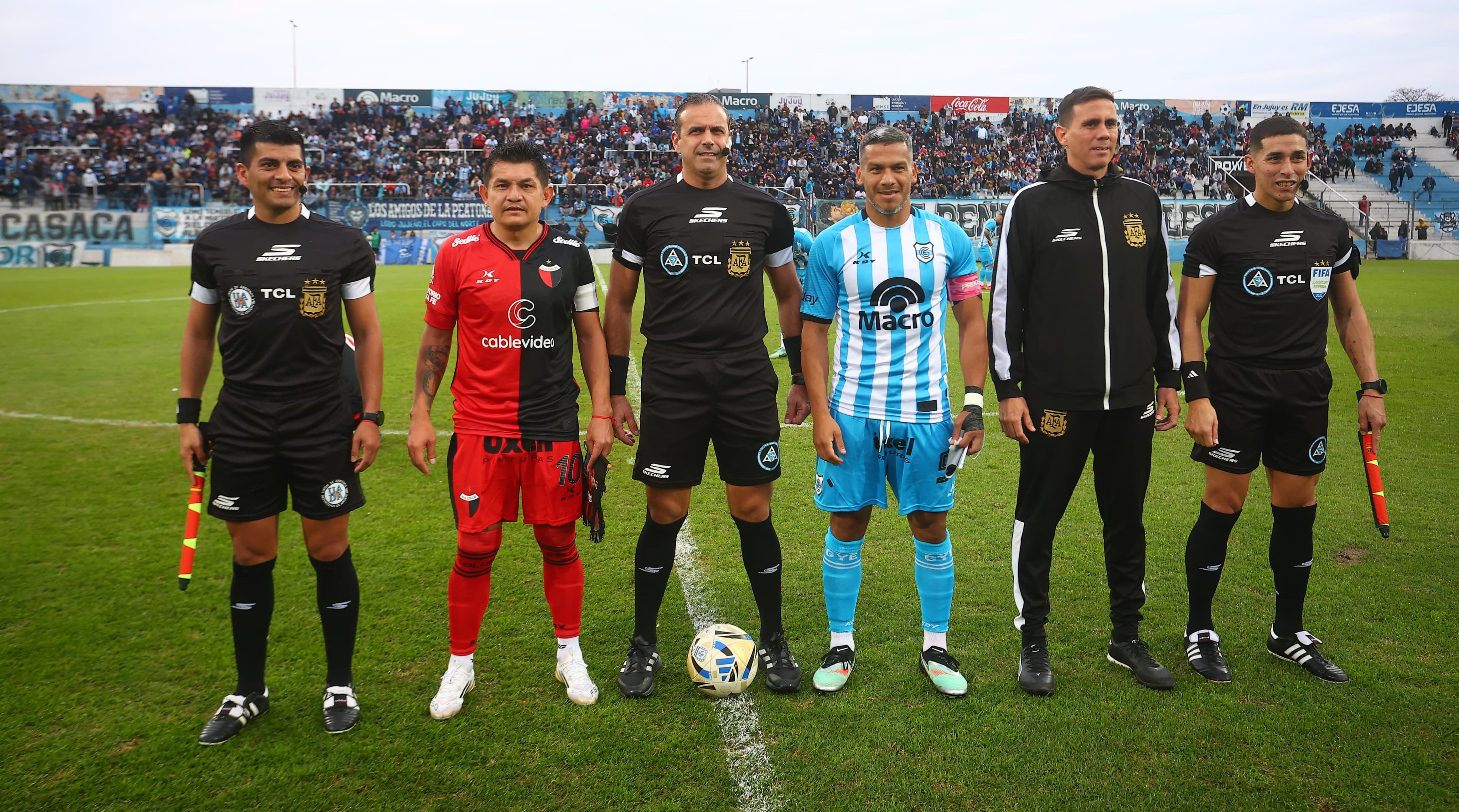El encuentro de este domingo en la capital jujeña fue arbitrado por el experimentado juez Ariel Penel.