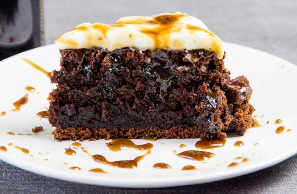 Cómo hacer la receta viral de torta con cerveza negra
