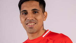 Lo querían Belgrano e Instituto, y finalmente Jonás Acevedo se puso la Albirroja (Prensa IACC).