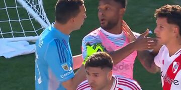 El arquero de Boca tuvo una actitud repudiable contra el delantero de River.
