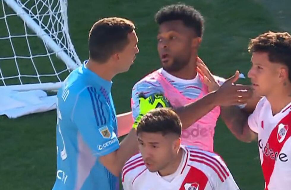 El polémico comentario de Agustín Marchesín a Miguel Borja en medio del Superclásico: “Le pegás a ...”