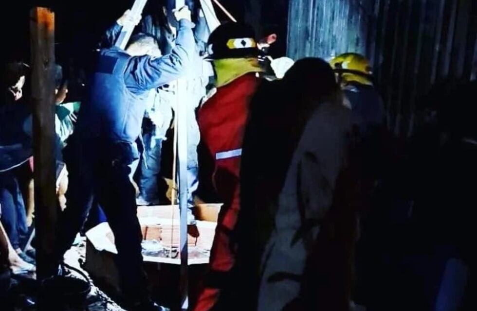 Wanda: rescatan a un hombre que cayó dentro de un pozo de agua