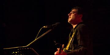 El cantautor uruguayo volverá a presentarse en la ciudad el próximo jueves en El Patio, donde interpretará sus nuevas canciones.
