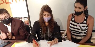 Alejandra Martínez encabezó el lanzamiento de la campaña "Derechos Humanos, Derechos Trans".