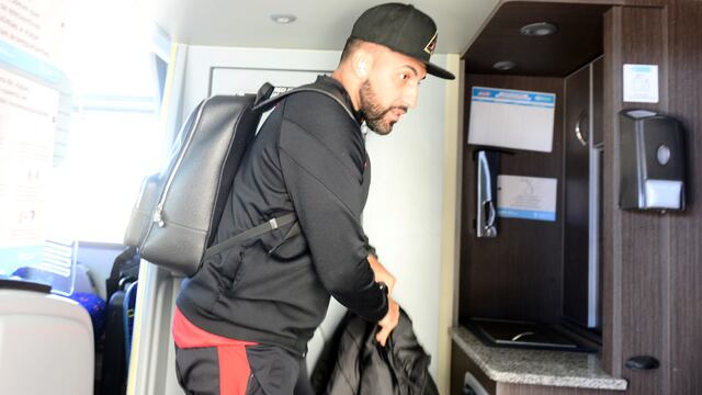 Wanchop Ábila y la pesada mochila del descenso. ¿Hora de volver a Instituto? (Foto: José Hernández / La Voz).