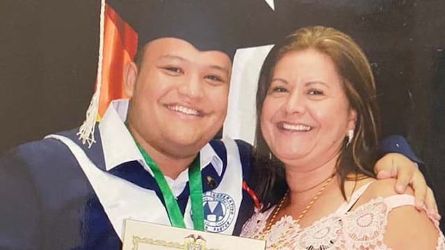 Federico junto a su mamá Martha Sepúlveda (Archivo).