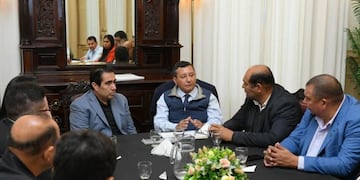 Mansilla y Monteros destacaron el trabajo institucional y el contacto permanente con el mandatario.