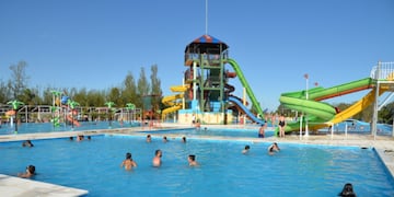 Cómo es el parque acuático que está a una hora de Córdoba. (AGEC)