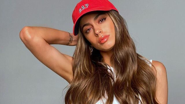 Tini Stoessel posó con un arriesgado look de cuero con hebillas y cautivó a todos en las redes.