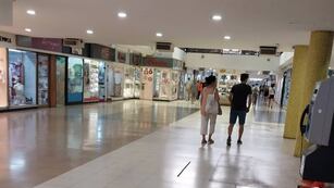 Los comerciantes del microcentro buscan la salida frente a los efectos del ajuste económico.