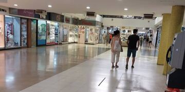 Los comerciantes del microcentro buscan la salida frente a los efectos del ajuste económico.