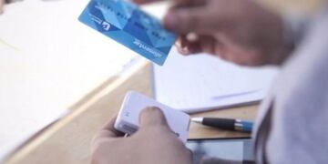 Además de la entrega de tarjetas, en las jornadas se brinda asesoramiento y se reciben reclamos.