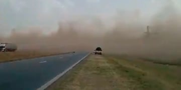 Intensa columna de humo sobre ruta 20. (Suquía)