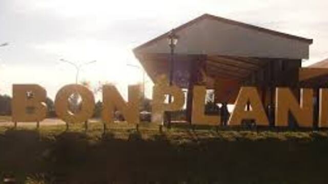 Se restringieron momentáneamente las actividades deportivas como vóley, pádel y fútbol a fin de evitar aglomeraciones.