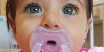 Vecinos venden bonos para ayudar a Zoe y a su familia