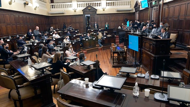 El ministro de Hacienda de Mendoza, Lisandro Nieri presenta el proyecto de Ley del Presupuesto en la Legislatura Provincial. Orlando Pelichotti/Los Andes