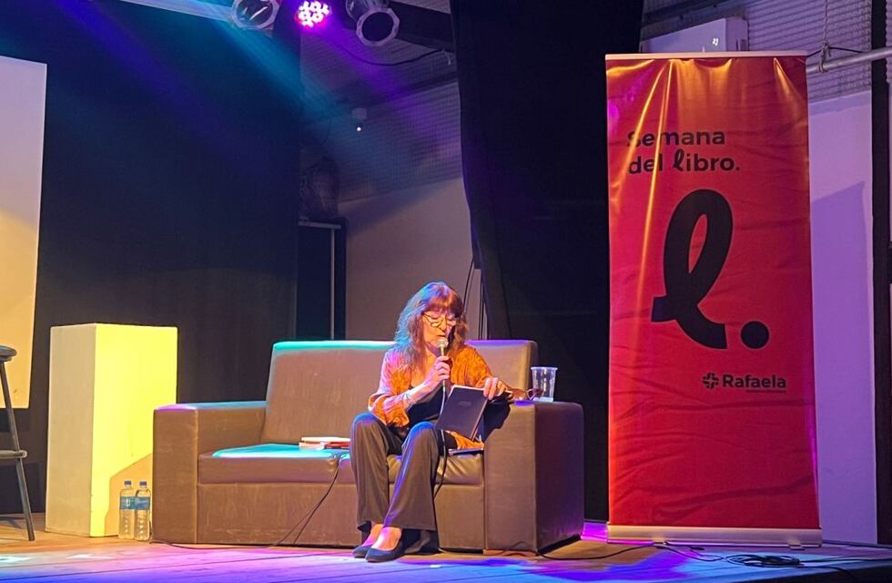 La Semana del Libro tuvo su noche de lecturas en el Metro