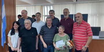 Marilú Colautti junto a otros colegas, en el reconocimiento a la trayectoria de la periodista