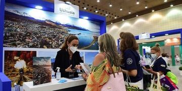 La secretaria de Turismo estuvo en Brasil.