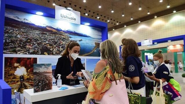 La secretaria de Turismo estuvo en Brasil.