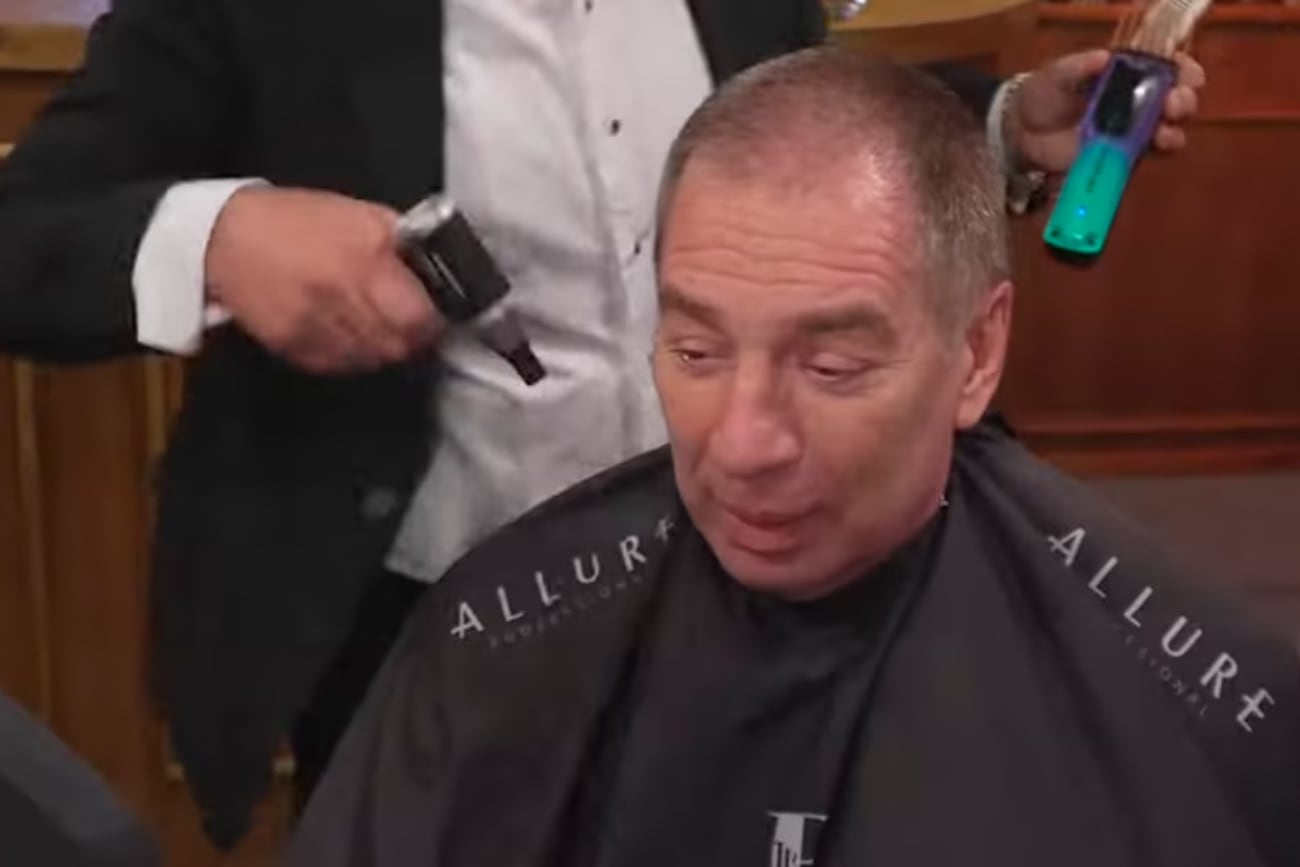 Santilli cumplió su promesa de campaña y se rapó tras el triunfo de La Libertad Avanza en Buenos Aires. (Captura)