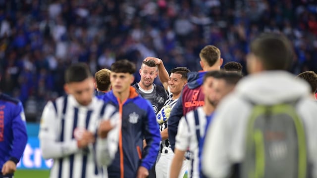 Festejo del Talleres de Javier Gandolfi, por un triunfazo sobre Argentinos Juniors (Ramiro Pereyra / La Voz)