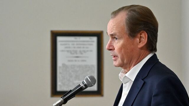 El ex gobernador calificó los dichos como "antidemocráticos" y que "atentan contra la ciudadanía".