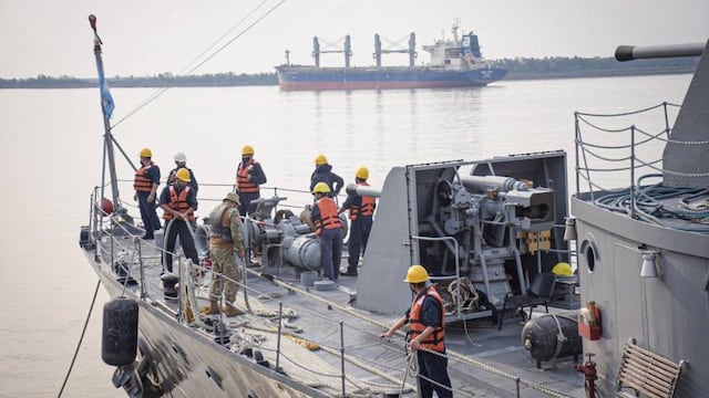 El buque King arribó a la ciudad para el homenaje a Felipe Gallo