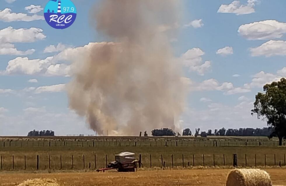 Incendio en un campo cercano a Lin Calel