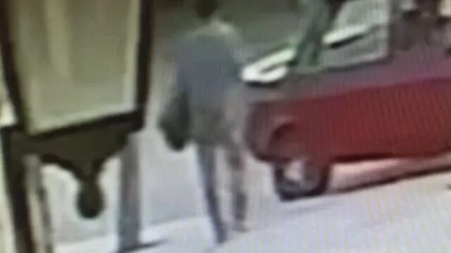 "Ella había dejado la puerta abierta del auto. O sea que ya tenía la intención de guardar atrás el maletín", teorizó Flavia Curti.