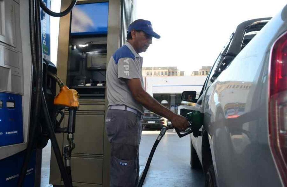 Cayó el 50% el consumo de nafta en Mendoza