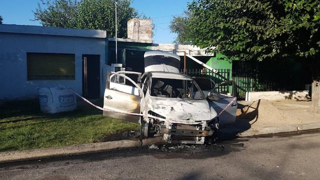 La mujer habría intentado incendiar el auto de su novio (gentileza, La Voz).