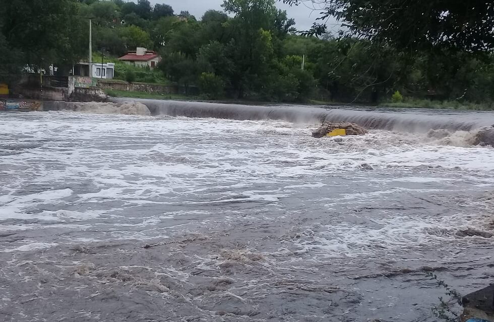 Temporal en Córdoba: crecientes, daños y evacuados en distintas localidades serranas