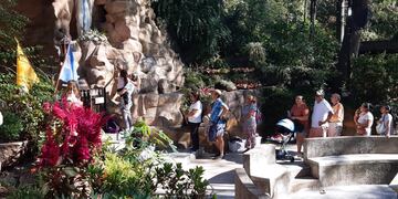 Hubo una importante concurrencia en Alta Gracia en la procesión por la Virgen de Lourdes.