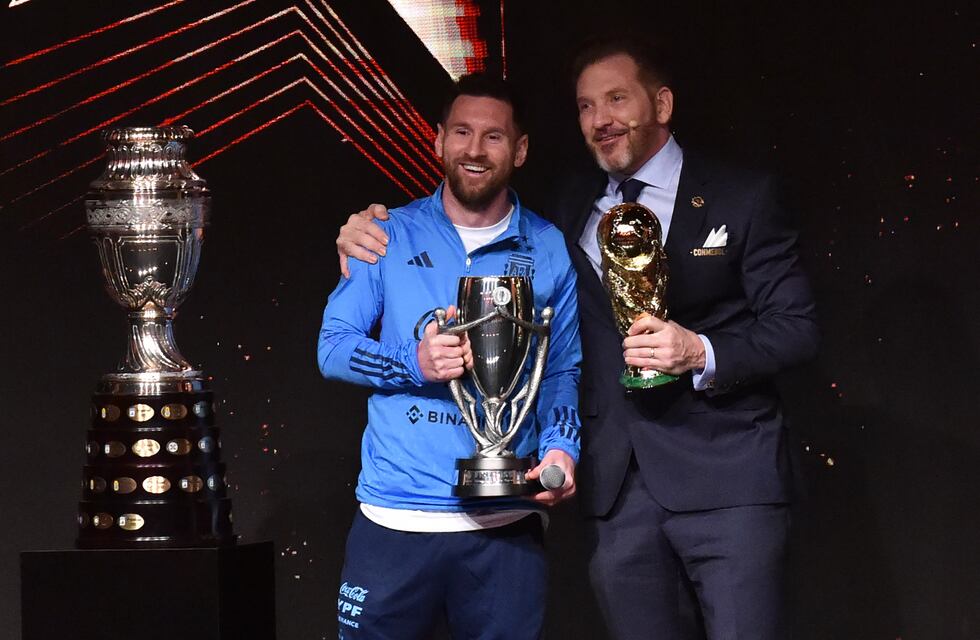 La Conmebol homenajeó a la Selección Argentina en Paraguay