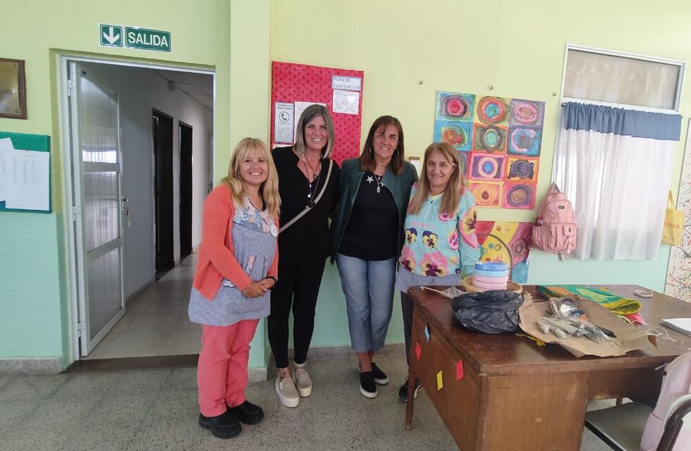 Entrega de utensilios para el nuevo comedor escolar del Jardín Nº 912