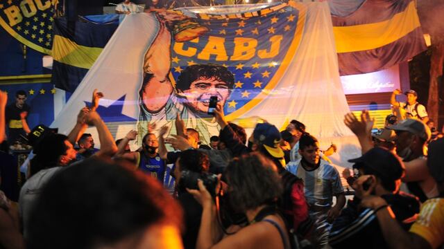 Una multitud despide a Diego Maradona