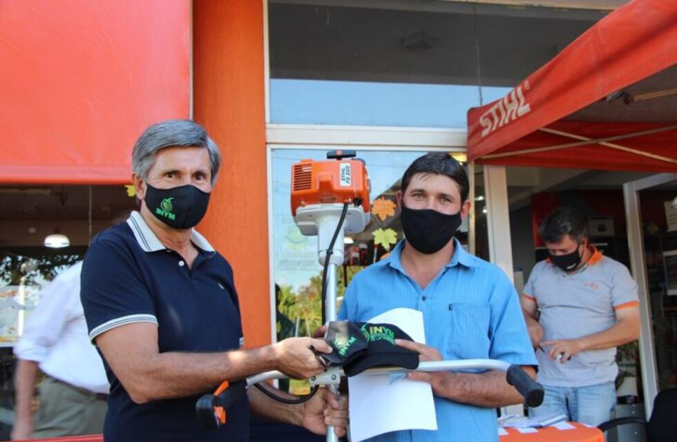 El INYM hizo entrega de herramientas en San Vicente