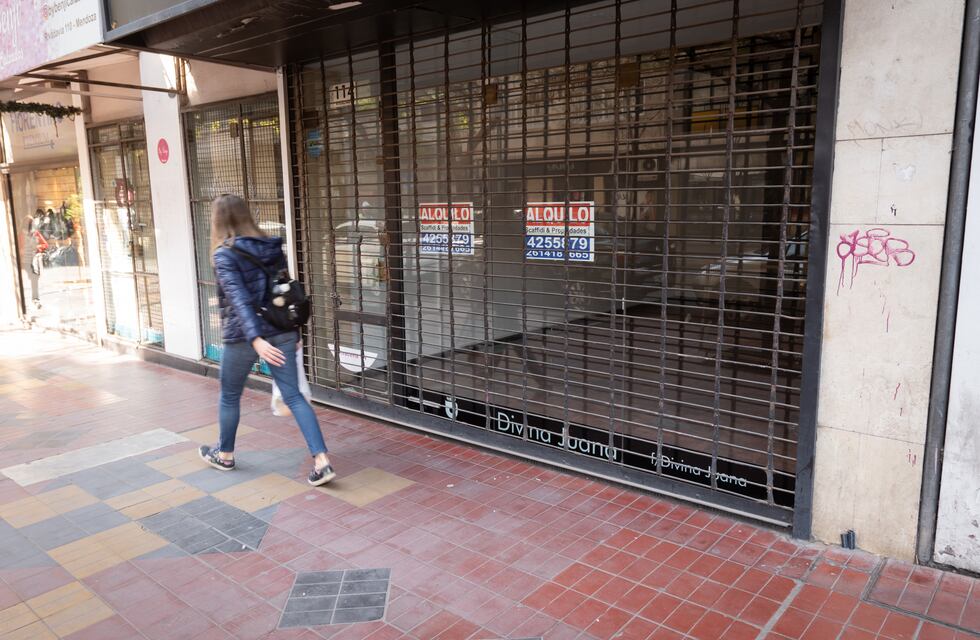 La actividad económica en baja impediría un cierre total con cuarentena estricta por la segunda ola