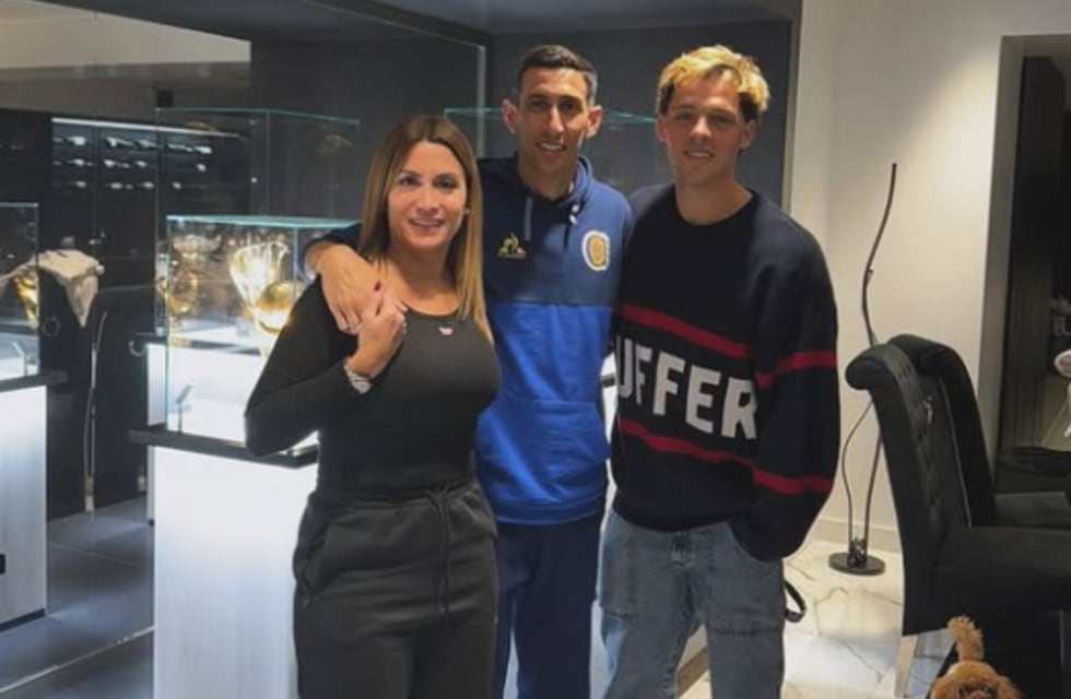 Sorpresa en Rosario: Di María recibió a Santiago Maratea y le regaló su camiseta de Central