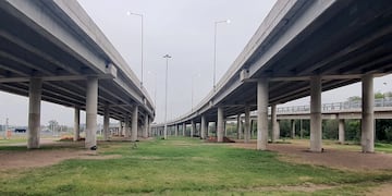 Un hombre falleció luego de ser embestido y caer por la avenida Circunvalación.