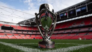 El trfeo que levantará el ganador de la Finalissima (FIFA)