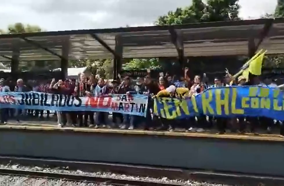 Fue viral: hinchas de Central y Chacarita se movilizaron juntos para acompañar a los jubilados