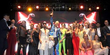 ID:6844458 entrega de los premios Carlos al teatro
en Carlos Paz
flavio mendoza Stravaganza ganó el oro
Yanina Aguirre