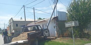 La S10 tuvo un desperfecto mecánico y chocó un poste