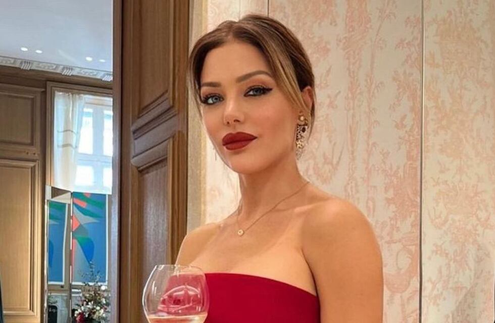 Evangelina Anderson compartió el mejor look para lucir bajo la Torre Eiffel en París