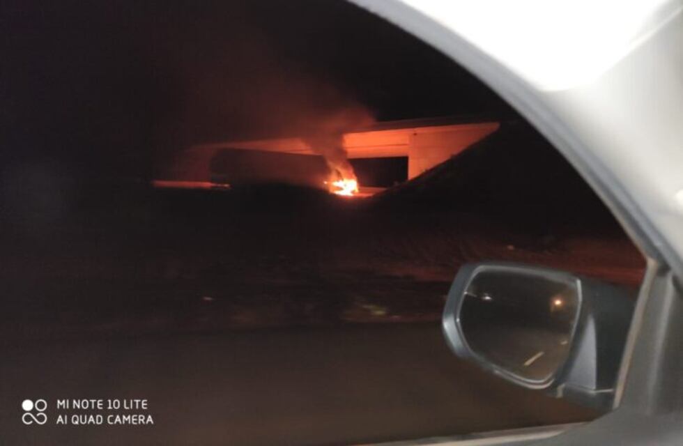 Un camión se incendió en la entrada de Loreto