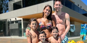 El matrimonio rosarino y los tres niños compartieron unas horas de relax.