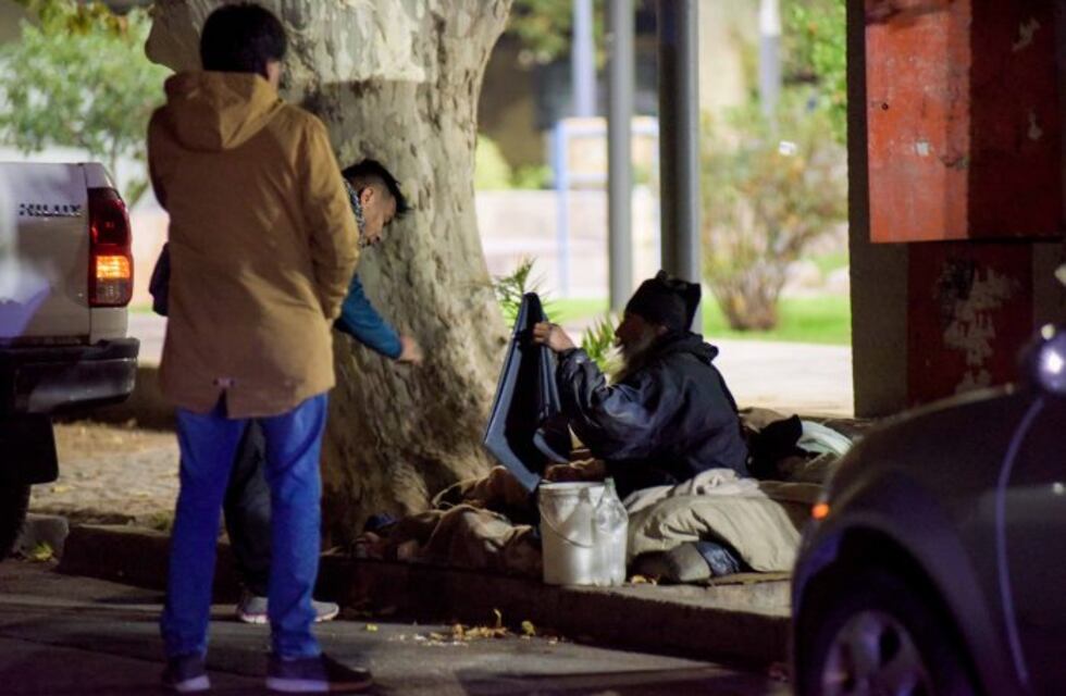 Frío en Mendoza: se intensificaron los operativos de asistencia a personas en situación de calle