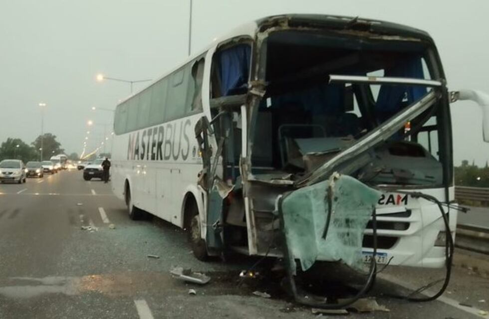 Impactante choque múltiple en la Panamericana dejó a 17 personas heridas